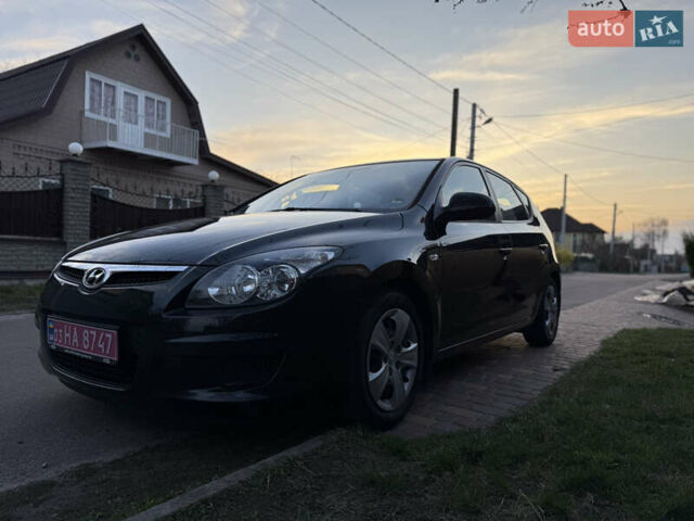 Черный Хендай i30, объемом двигателя 1.4 л и пробегом 194 тыс. км за 6350 $, фото 9 на Automoto.ua