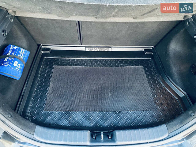 Черный Хендай i30, объемом двигателя 1.4 л и пробегом 242 тыс. км за 6000 $, фото 27 на Automoto.ua