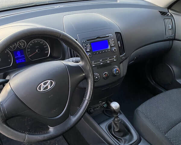 Черный Хендай i30, объемом двигателя 1.4 л и пробегом 242 тыс. км за 6000 $, фото 22 на Automoto.ua