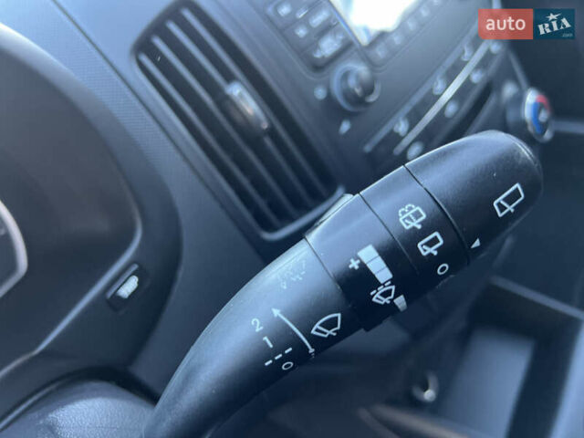 Черный Хендай i30, объемом двигателя 1.4 л и пробегом 167 тыс. км за 6299 $, фото 41 на Automoto.ua