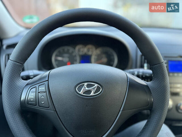Черный Хендай i30, объемом двигателя 1.4 л и пробегом 194 тыс. км за 6350 $, фото 27 на Automoto.ua