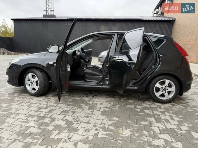 Черный Хендай i30, объемом двигателя 1.4 л и пробегом 180 тыс. км за 4990 $, фото 31 на Automoto.ua