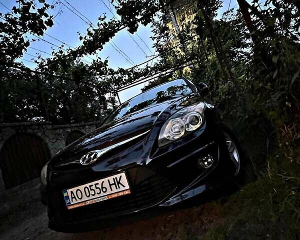 Черный Хендай i30, объемом двигателя 1.6 л и пробегом 10 тыс. км за 7999 $, фото 10 на Automoto.ua