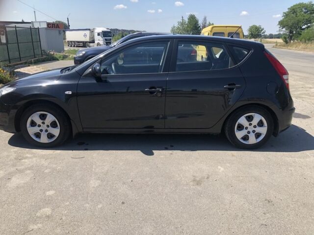 Черный Хендай i30, объемом двигателя 1.6 л и пробегом 192 тыс. км за 5999 $, фото 1 на Automoto.ua