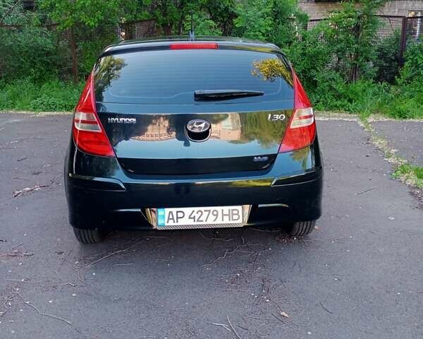 Черный Хендай i30, объемом двигателя 1.4 л и пробегом 288 тыс. км за 6800 $, фото 10 на Automoto.ua