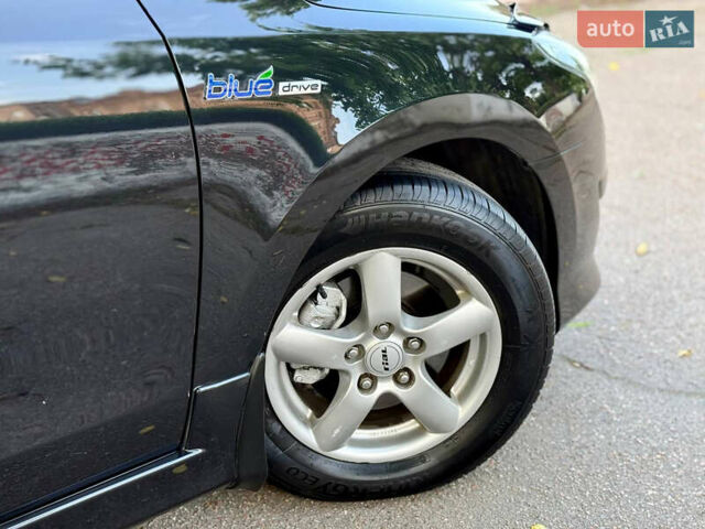 Черный Хендай i30, объемом двигателя 1.6 л и пробегом 198 тыс. км за 6600 $, фото 7 на Automoto.ua