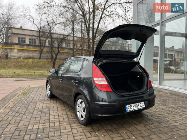 Чорний Хендай i30, об'ємом двигуна 1.4 л та пробігом 247 тис. км за 5800 $, фото 13 на Automoto.ua