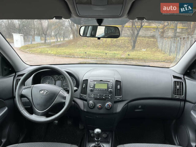 Чорний Хендай i30, об'ємом двигуна 1.4 л та пробігом 247 тис. км за 5800 $, фото 26 на Automoto.ua