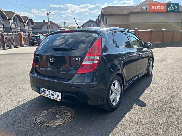 Черный Хендай i30, объемом двигателя 1.6 л и пробегом 8 тыс. км за 8499 $, фото 5 на Automoto.ua