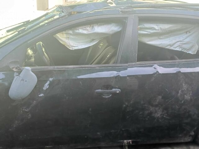 Чорний Хендай i30, об'ємом двигуна 1.6 л та пробігом 250 тис. км за 2500 $, фото 2 на Automoto.ua