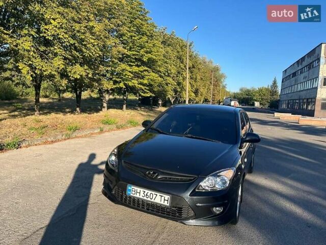 Черный Хендай i30, объемом двигателя 1.6 л и пробегом 219 тыс. км за 4700 $, фото 10 на Automoto.ua