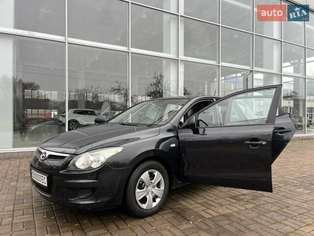 Чорний Хендай i30, об'ємом двигуна 1.4 л та пробігом 247 тис. км за 5800 $, фото 16 на Automoto.ua