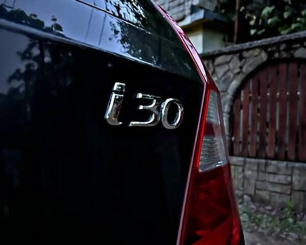 Черный Хендай i30, объемом двигателя 1.6 л и пробегом 10 тыс. км за 7999 $, фото 11 на Automoto.ua