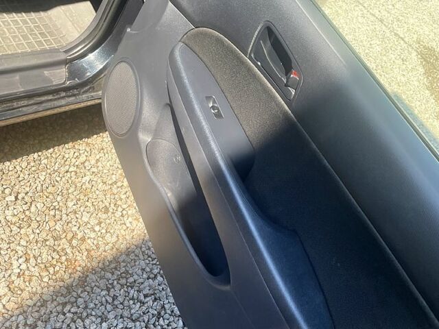 Чорний Хендай i30, об'ємом двигуна 1.6 л та пробігом 285 тис. км за 6400 $, фото 1 на Automoto.ua