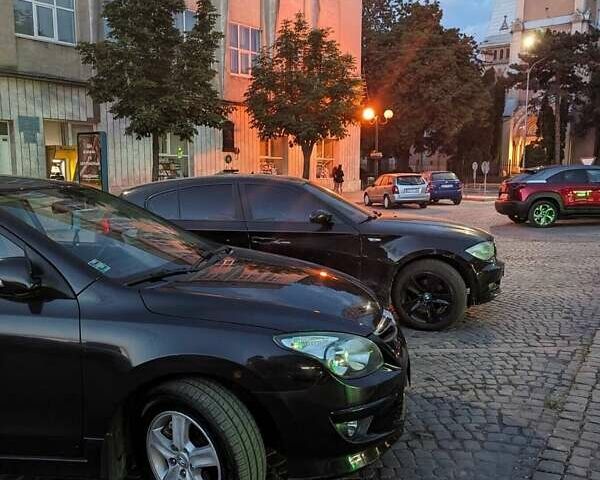 Черный Хендай i30, объемом двигателя 1.6 л и пробегом 10 тыс. км за 7999 $, фото 2 на Automoto.ua