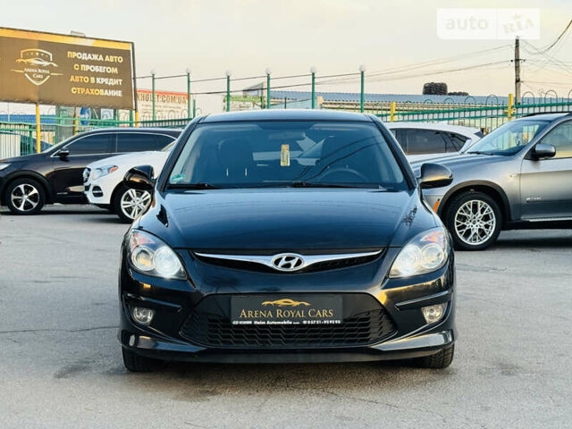 Чорний Хендай i30, об'ємом двигуна 1.6 л та пробігом 216 тис. км за 6700 $, фото 7 на Automoto.ua