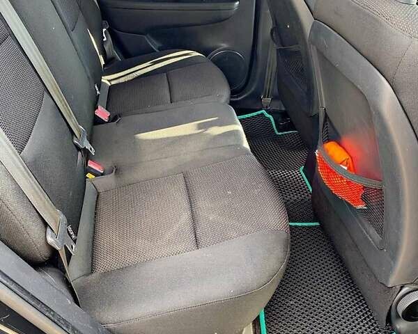 Черный Хендай i30, объемом двигателя 1.6 л и пробегом 10 тыс. км за 7999 $, фото 3 на Automoto.ua