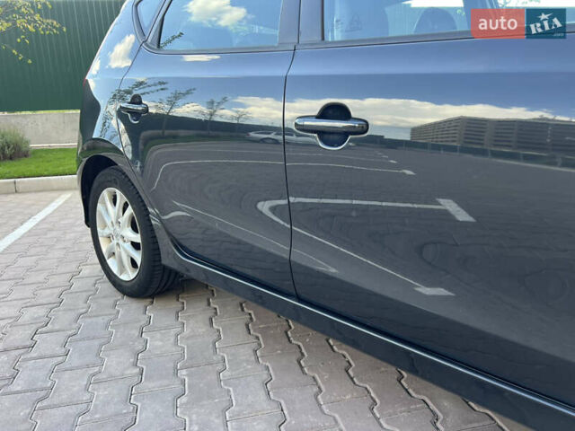 Чорний Хендай i30, об'ємом двигуна 1.4 л та пробігом 248 тис. км за 6950 $, фото 10 на Automoto.ua