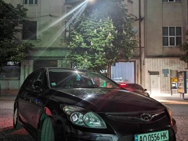 Черный Хендай i30, объемом двигателя 6 л и пробегом 11 тыс. км за 7500 $, фото 4 на Automoto.ua
