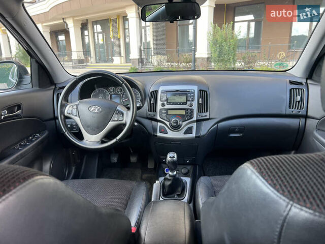 Чорний Хендай i30, об'ємом двигуна 1.4 л та пробігом 248 тис. км за 6950 $, фото 20 на Automoto.ua
