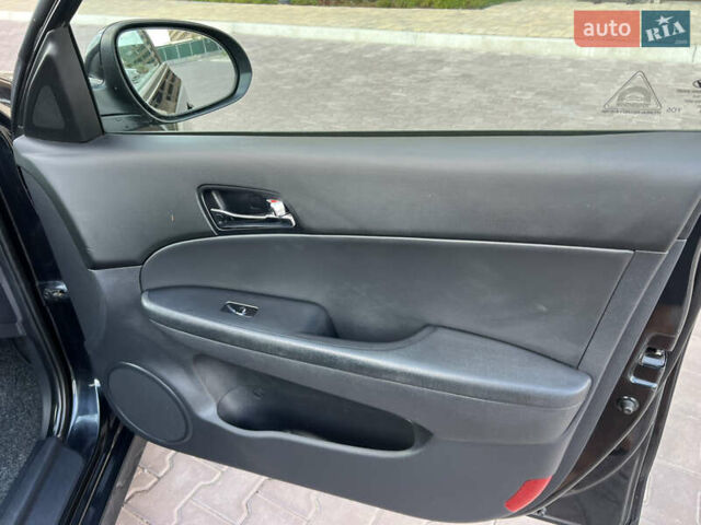 Чорний Хендай i30, об'ємом двигуна 1.4 л та пробігом 248 тис. км за 6950 $, фото 24 на Automoto.ua