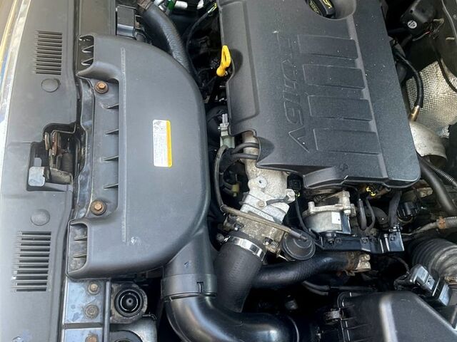 Чорний Хендай i30, об'ємом двигуна 1.6 л та пробігом 285 тис. км за 6400 $, фото 4 на Automoto.ua