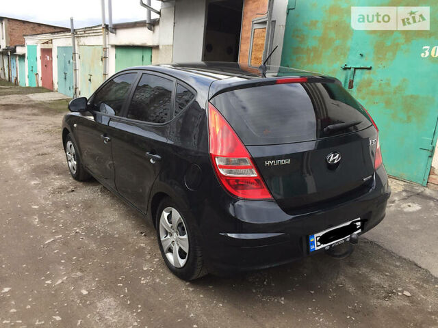 Черный Хендай i30, объемом двигателя 1.6 л и пробегом 195 тыс. км за 6500 $, фото 17 на Automoto.ua