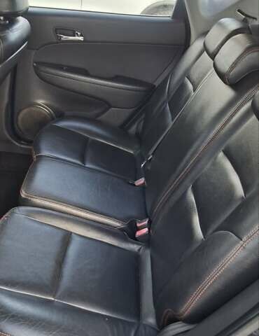 Чорний Хендай i30, об'ємом двигуна 1.58 л та пробігом 239 тис. км за 5000 $, фото 19 на Automoto.ua