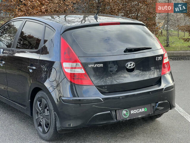 Черный Хендай i30, объемом двигателя 1.6 л и пробегом 180 тыс. км за 6700 $, фото 16 на Automoto.ua