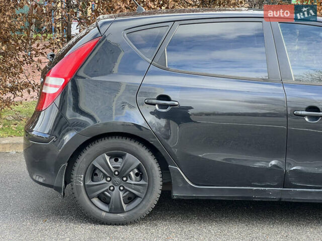 Черный Хендай i30, объемом двигателя 1.6 л и пробегом 180 тыс. км за 6700 $, фото 26 на Automoto.ua