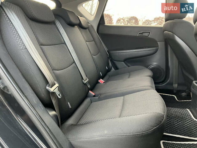 Черный Хендай i30, объемом двигателя 1.6 л и пробегом 180 тыс. км за 6700 $, фото 50 на Automoto.ua