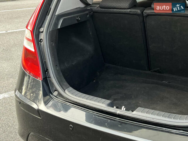 Черный Хендай i30, объемом двигателя 1.6 л и пробегом 180 тыс. км за 6700 $, фото 45 на Automoto.ua