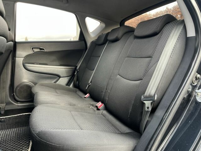 Черный Хендай i30, объемом двигателя 1.6 л и пробегом 160 тыс. км за 6500 $, фото 14 на Automoto.ua