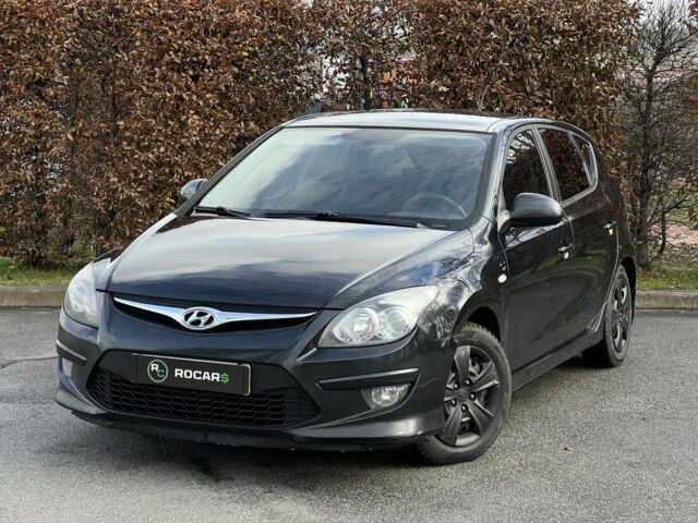 Черный Хендай i30, объемом двигателя 1.6 л и пробегом 160 тыс. км за 6500 $, фото 1 на Automoto.ua