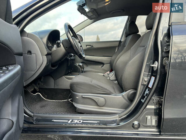 Черный Хендай i30, объемом двигателя 1.6 л и пробегом 180 тыс. км за 6700 $, фото 31 на Automoto.ua