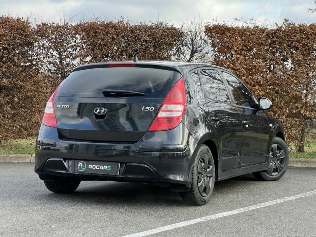 Черный Хендай i30, объемом двигателя 1.6 л и пробегом 160 тыс. км за 6500 $, фото 4 на Automoto.ua