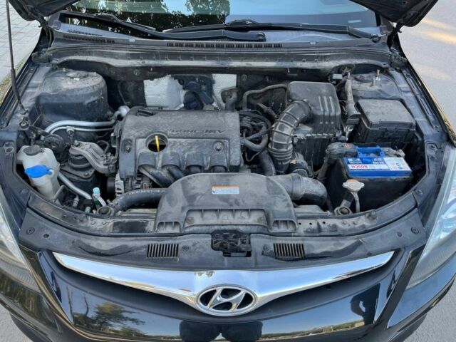 Черный Хендай i30, объемом двигателя 1.4 л и пробегом 230 тыс. км за 6200 $, фото 15 на Automoto.ua