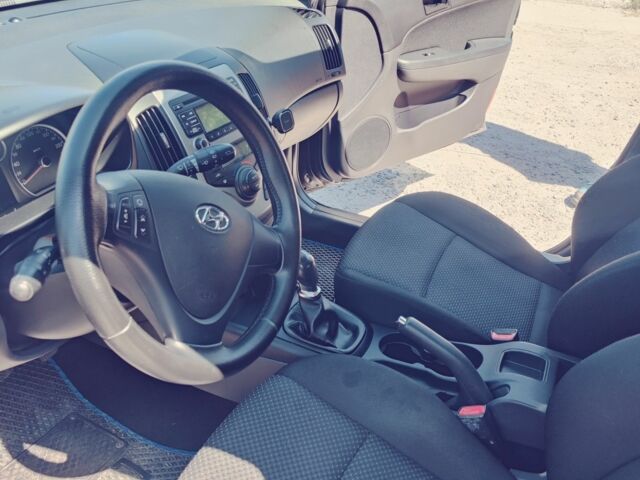 Черный Хендай i30, объемом двигателя 1.4 л и пробегом 210 тыс. км за 6100 $, фото 17 на Automoto.ua