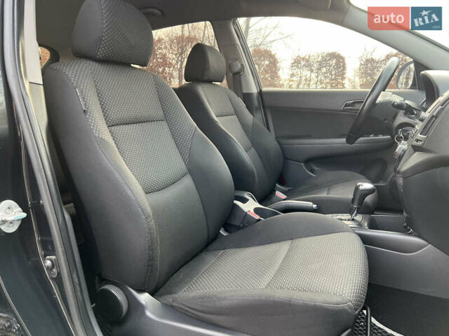 Черный Хендай i30, объемом двигателя 1.6 л и пробегом 180 тыс. км за 6700 $, фото 53 на Automoto.ua