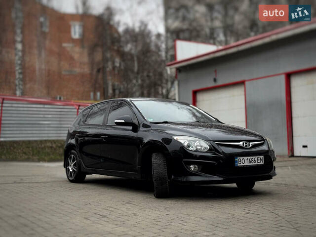Черный Хендай i30, объемом двигателя 1.58 л и пробегом 215 тыс. км за 7500 $, фото 23 на Automoto.ua