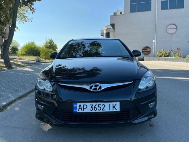Черный Хендай i30, объемом двигателя 1.4 л и пробегом 230 тыс. км за 6200 $, фото 4 на Automoto.ua