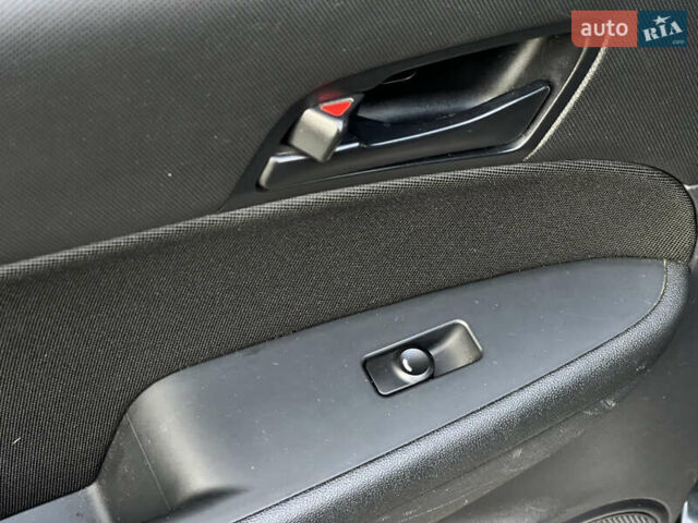 Черный Хендай i30, объемом двигателя 1.6 л и пробегом 180 тыс. км за 6700 $, фото 42 на Automoto.ua