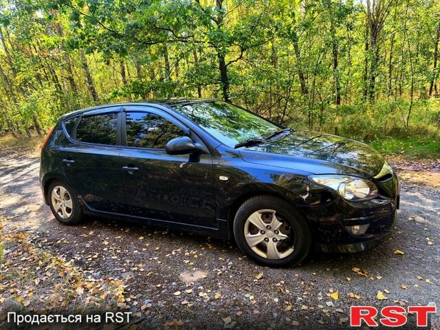 Чорний Хендай i30, об'ємом двигуна 1.6 л та пробігом 0 тис. км за 4400 $, фото 4 на Automoto.ua