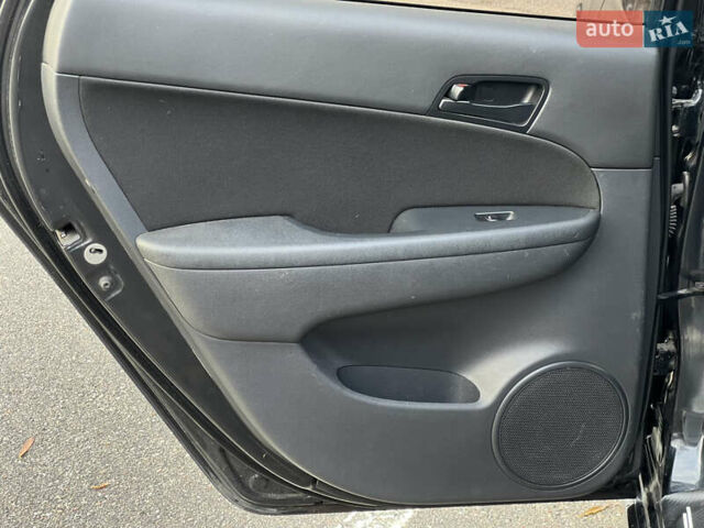 Черный Хендай i30, объемом двигателя 1.6 л и пробегом 180 тыс. км за 6700 $, фото 41 на Automoto.ua