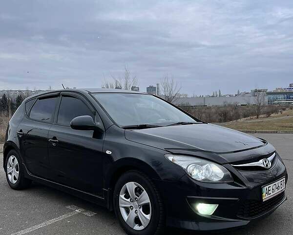 Чорний Хендай i30, об'ємом двигуна 1.4 л та пробігом 172 тис. км за 6950 $, фото 5 на Automoto.ua