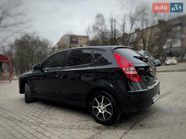 Черный Хендай i30, объемом двигателя 1.58 л и пробегом 215 тыс. км за 7500 $, фото 28 на Automoto.ua