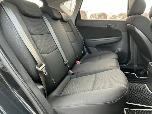 Черный Хендай i30, объемом двигателя 1.6 л и пробегом 160 тыс. км за 6500 $, фото 20 на Automoto.ua