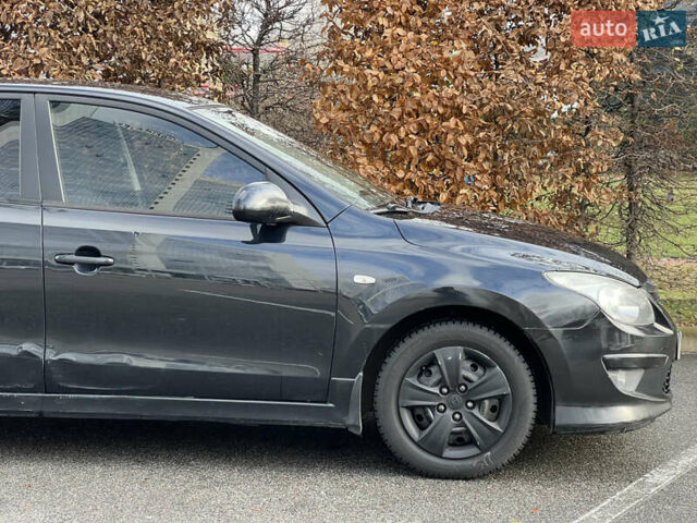 Черный Хендай i30, объемом двигателя 1.6 л и пробегом 180 тыс. км за 6700 $, фото 27 на Automoto.ua