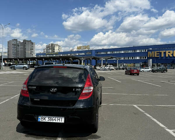 Черный Хендай i30, объемом двигателя 1.58 л и пробегом 230 тыс. км за 6350 $, фото 19 на Automoto.ua