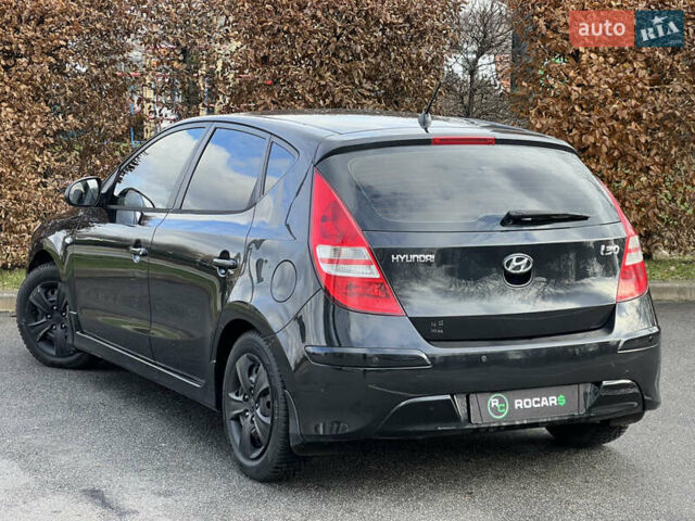 Черный Хендай i30, объемом двигателя 1.6 л и пробегом 180 тыс. км за 6700 $, фото 17 на Automoto.ua